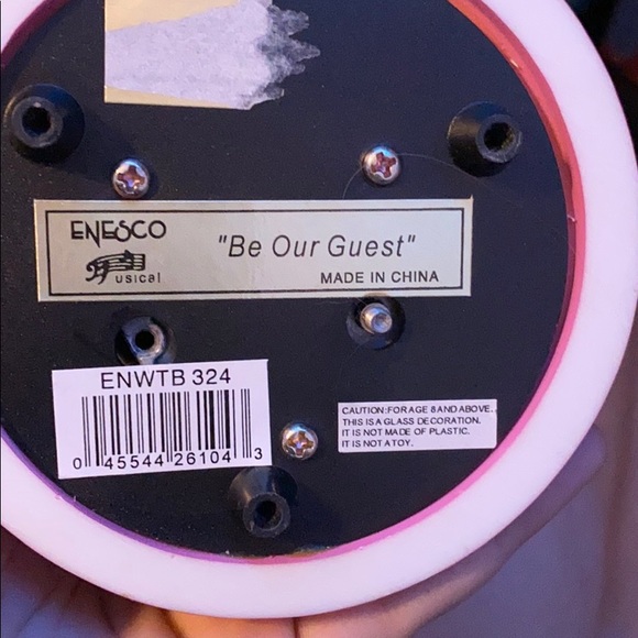 Beauty and the beast snow globe - Picture 5 of 6